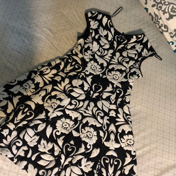 Dress - Picture 2 of 3